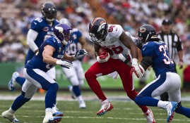 多米体育官方-萨拉赫在DWG比赛中关键助攻，势不可挡引发热议！